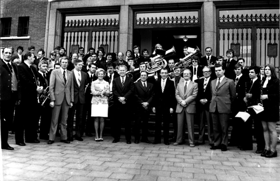 Het Kolping Musik uit Cham wordt in 1974 ontvangen in ons gemeentehuis